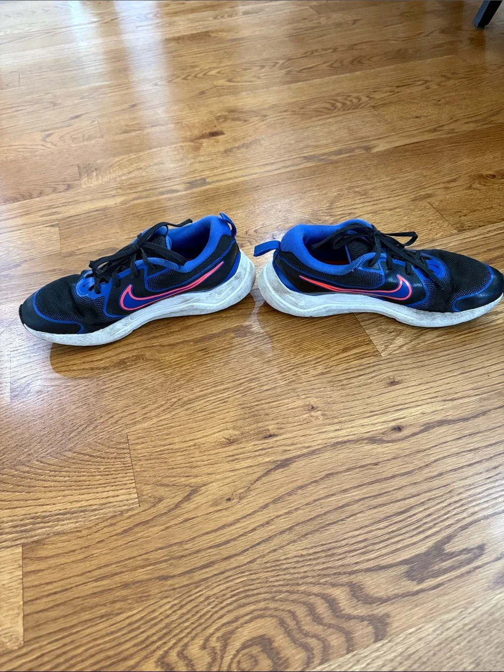 Nike Cosmic Runner GS Black Blue Pink Running Shoes Youth Size 7Y
